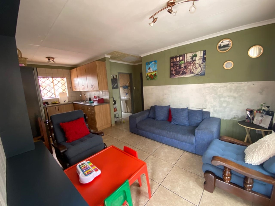 2 Bedroom Property for Sale in Kannoniers Park North West